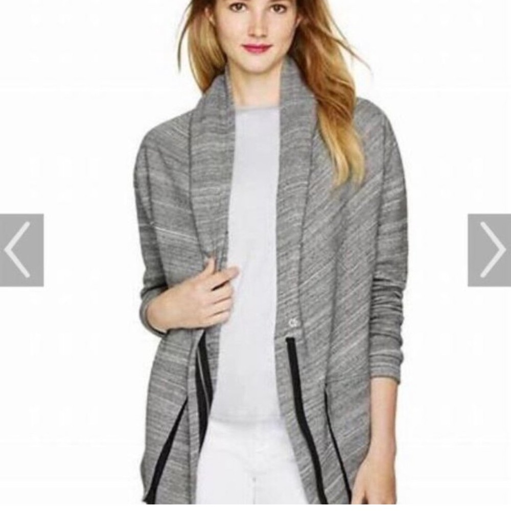 Aritzia Wilfred free, Rousseau, medium, light grey, cardigan zip up